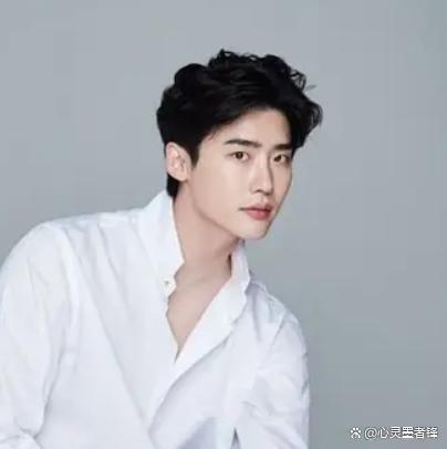 韩国男明星签名,揭秘韩国男明星的独特签名魅力