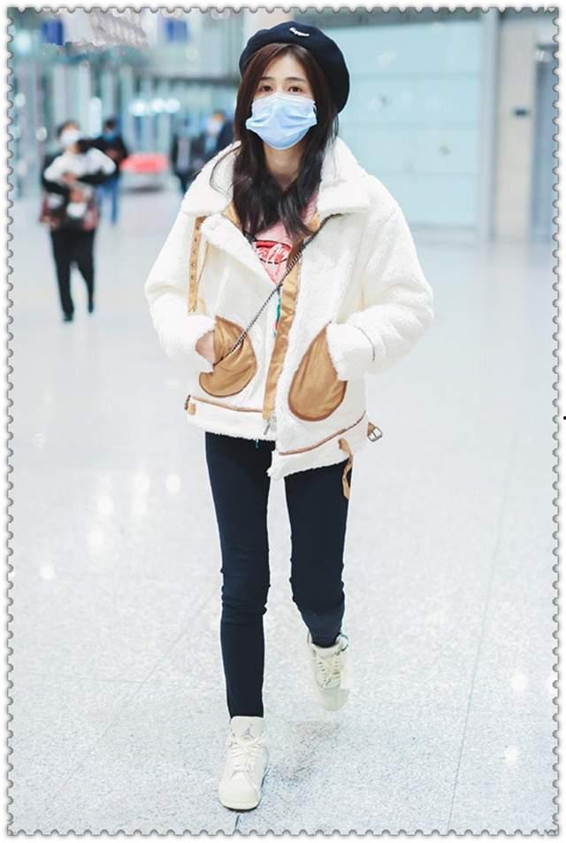 明星白色羊羔毛,白色羊羔毛演绎冬日时尚传奇