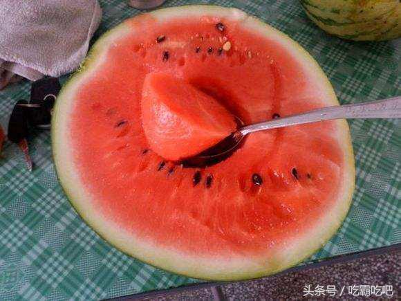 一瞬间吃瓜,揭秘娱乐圈幕后真相