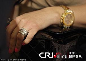 明星 钻戒 低调,钻戒见证爱情的力量