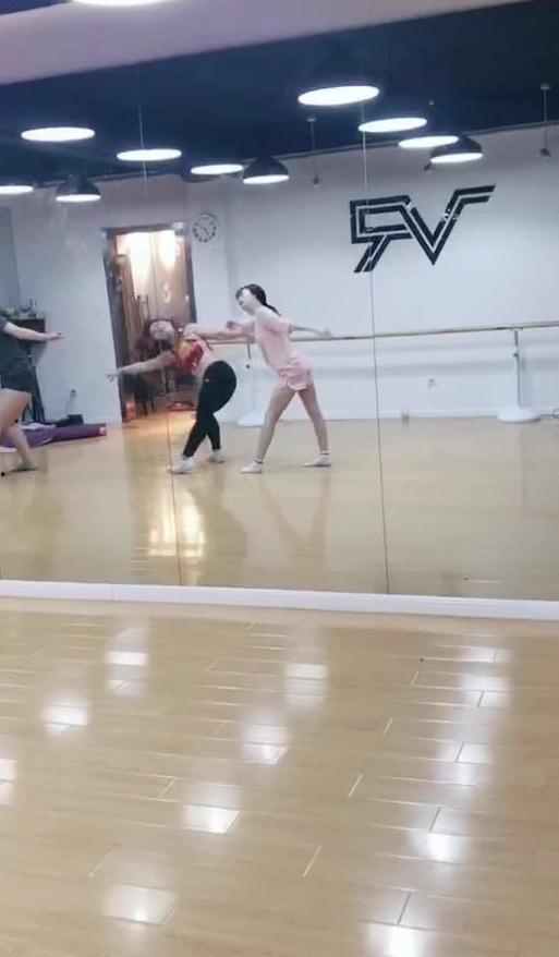 舞蹈女神吃瓜视频,揭秘娱乐圈幕后真相