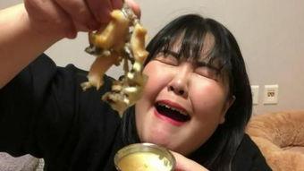 大胖妞吃瓜,大胖妞的瓜田奇遇记