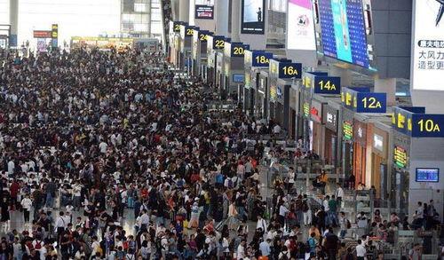 上海申城火车站新闻头条