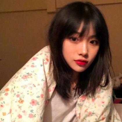 网红杨思图片,从网络红人到时尚偶像的蜕变之路