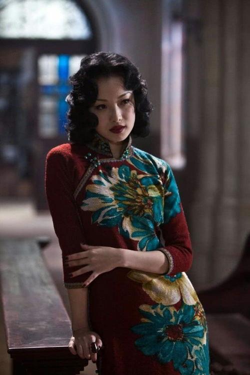 金陵十三钗明星哭,泪洒战火，明星演绎悲壮人生