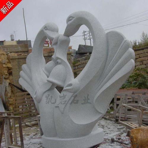 网红天鹅爱心雕塑寓意,爱与和谐的美丽象征